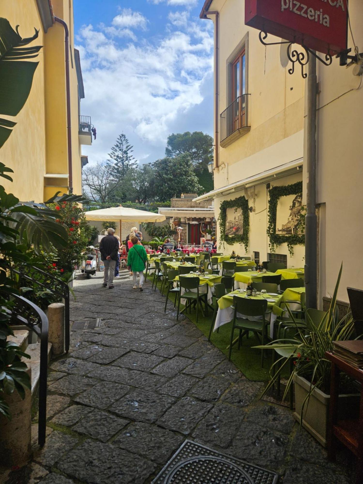 Casa Savoia Dream Apartment Naples Exterior photo