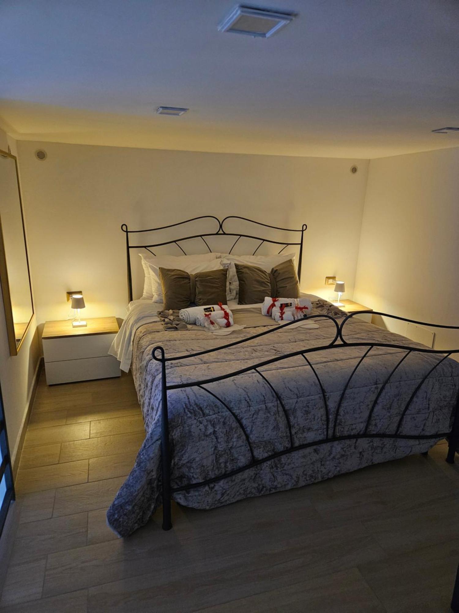 Casa Savoia Dream Apartment Naples Exterior photo